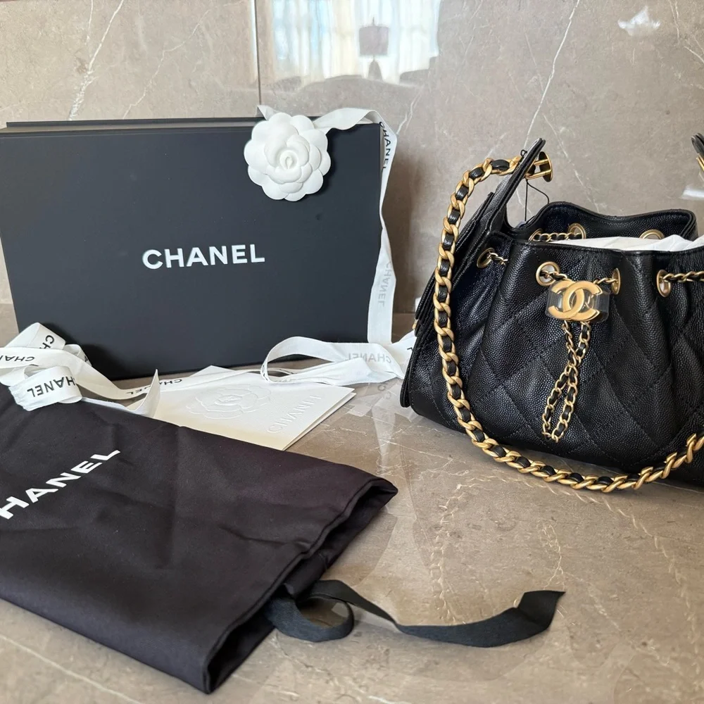 Chanel mini 25 Black caviar Quilted Shoulder Bag with Gold Chain! 100% AUTHENTIC - Picture 3 of 10